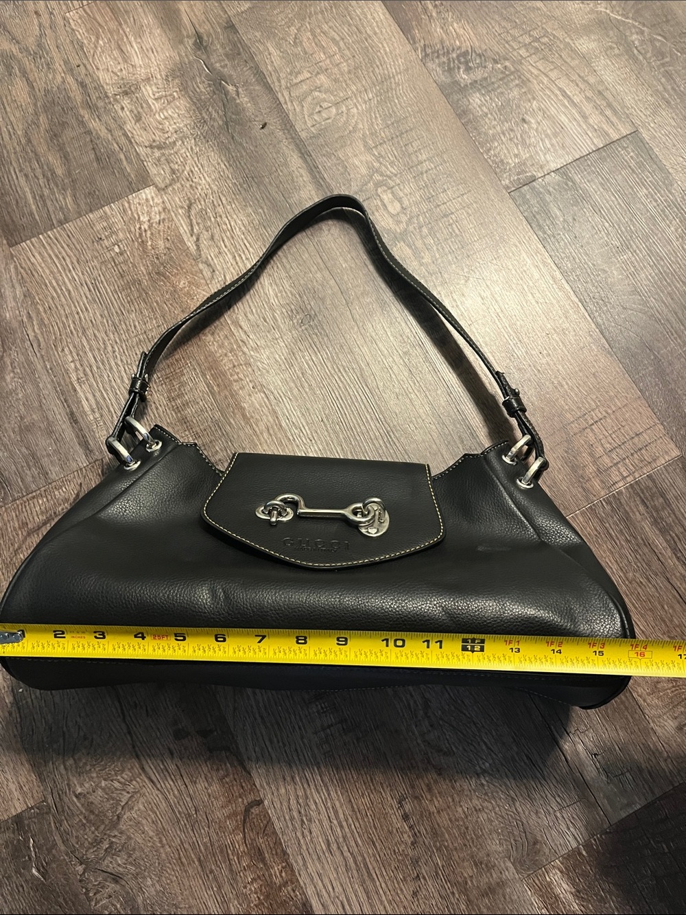 Gucci Black Leather Shoulder Bag with Silver Horsebit Accent - Picture 3 of 10